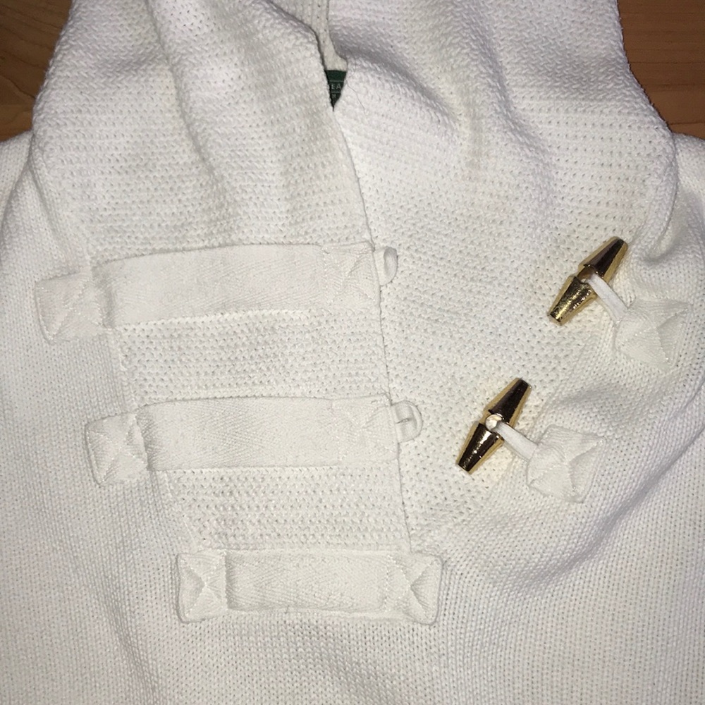 White pullover - Picture 2 of 3